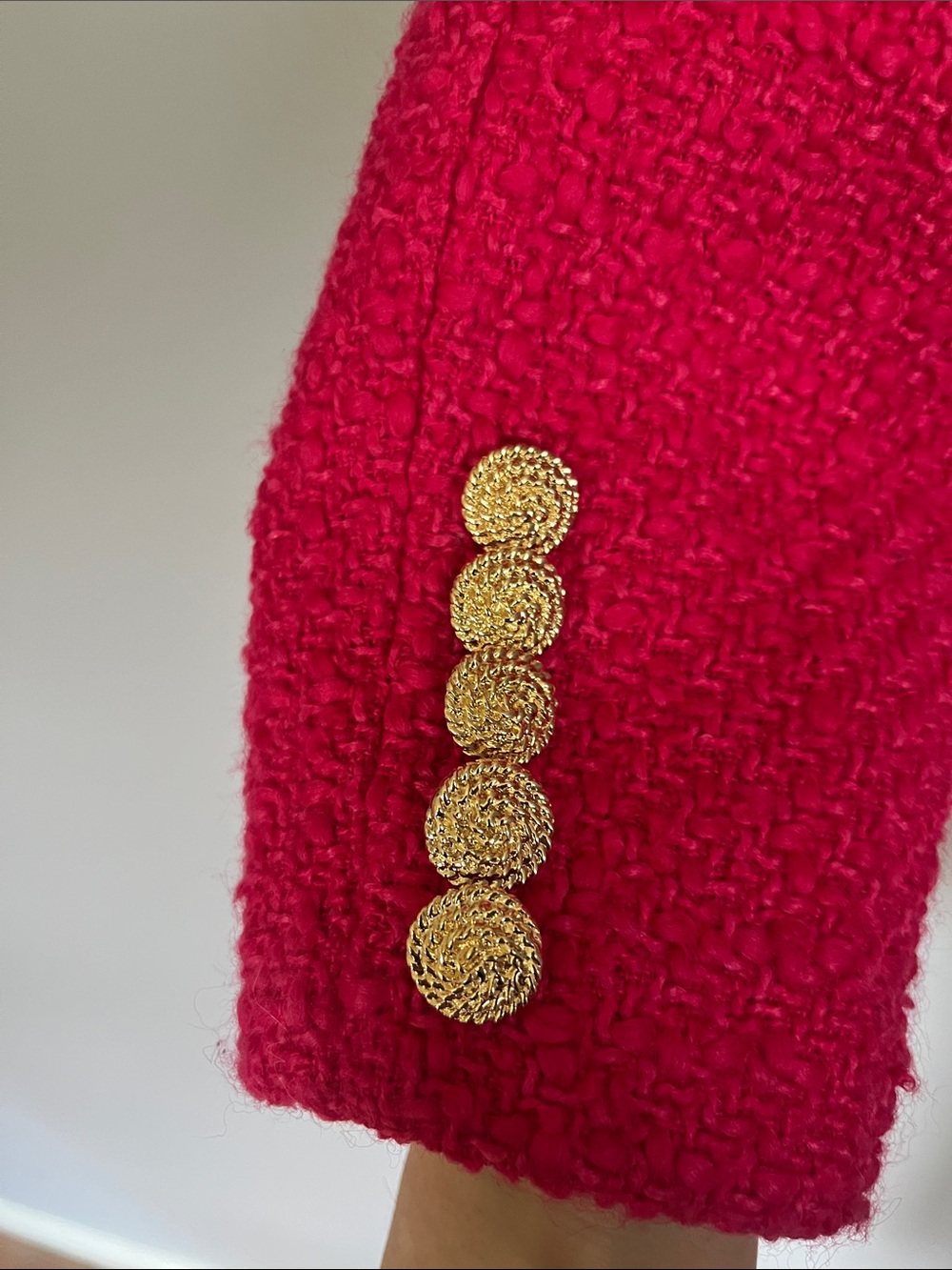 L'ATISTE Hot Pink Bouclé Cropped Blazer with Gold Buttons - Picture 5 of 7